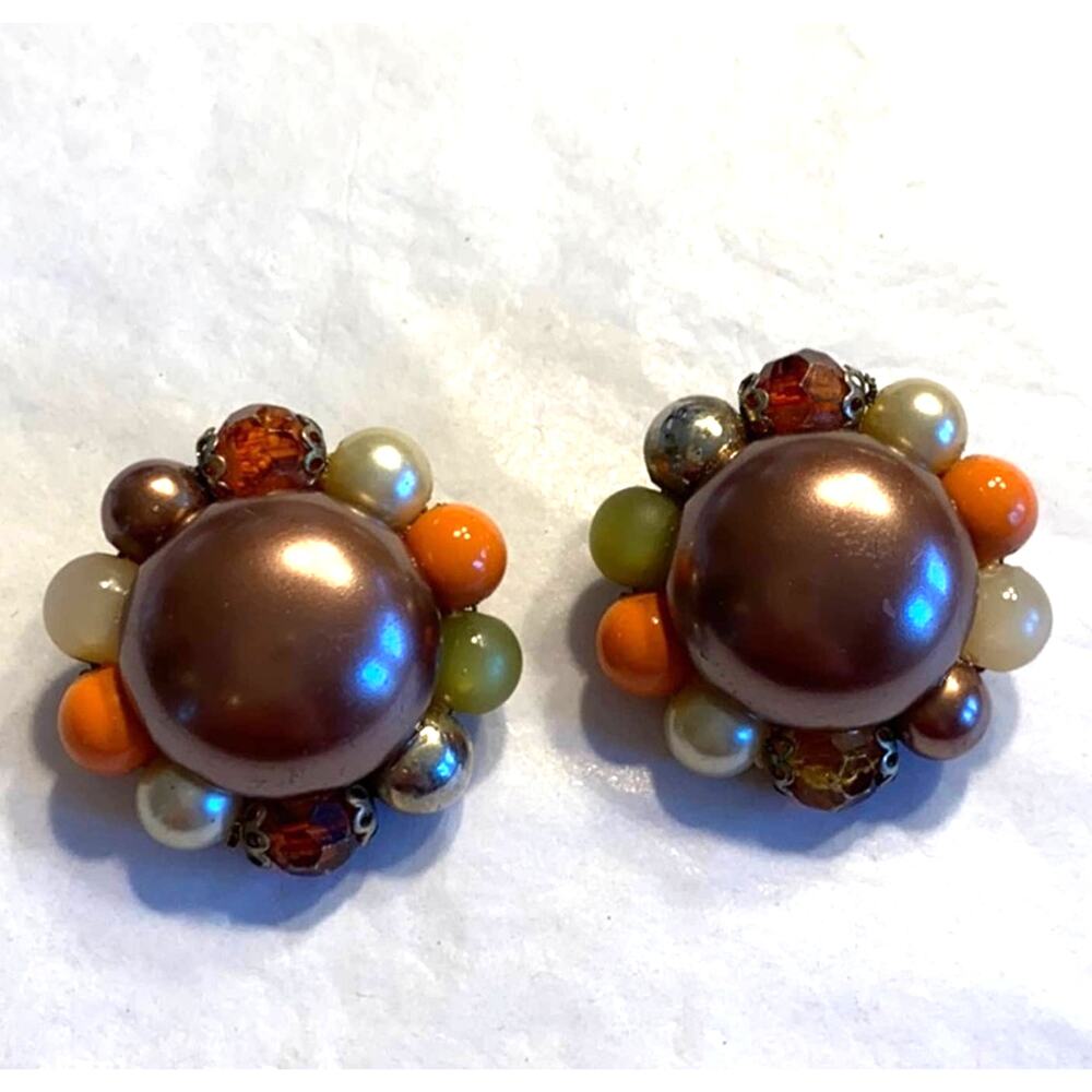 Vintage Mid Century beaded cluster clip on earrings unique autumn colors - Picture 1 of 5